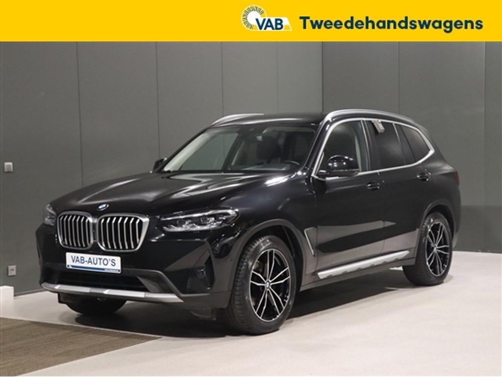 BMW X3   X-DRIVE 2.0i MHEV CAMERA DAB CARPLAY FULL LED, Auto's, Automaat, 173 g/km, Zwart, Zwart