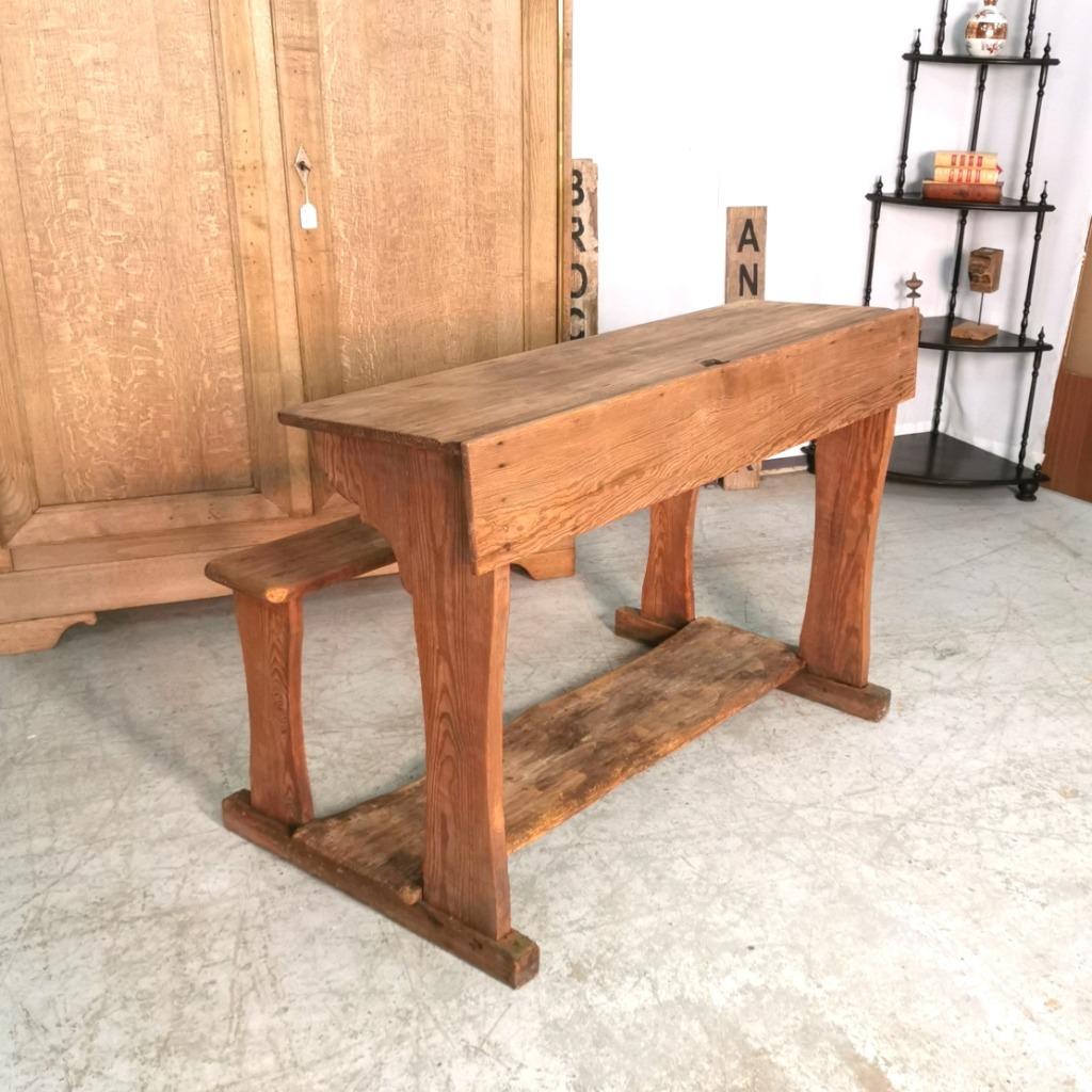 Bureau d'école double ancien en bois massif L 135 D 77, Enlèvement