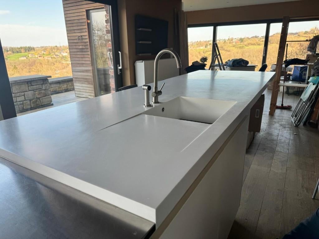 Magnifique plan de travail en corian, évier intégré, allonge, Maison & Meubles, Cuisine | Éléments de cuisine, Moins de 100 cm