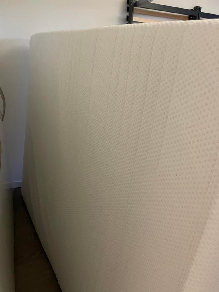 Matelas tres bon etat 160x200 cm, Maison & Meubles, Chambre à coucher | Matelas & Sommiers, Enlèvement, Comme neuf, Matelas