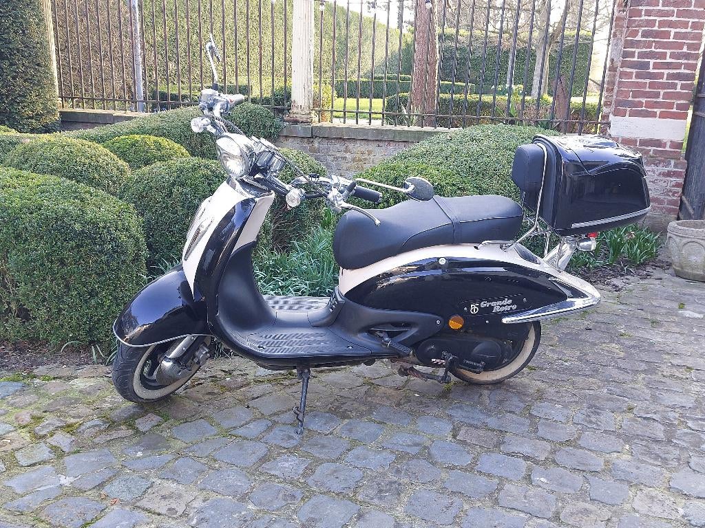 Retro scooter 50cc, klasse B, Vélos & Vélomoteurs, Scooters | Marques Autre, Utilisé, Classe B (45 km/h), Essence, Enlèvement