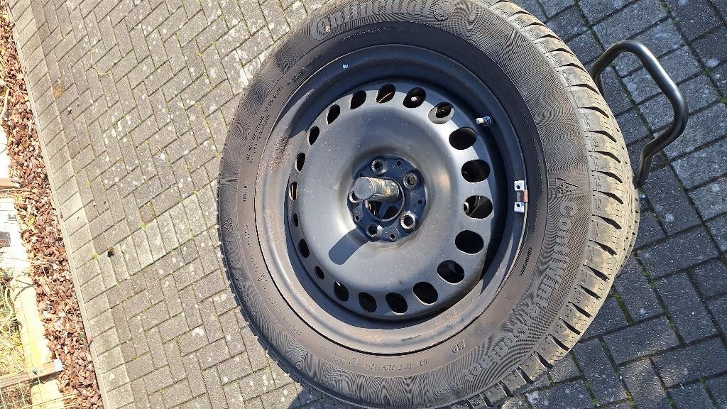 Winterbanden Mercedes Original op stalen velg met druksensor, Auto-onderdelen, Ophalen, Banden en Velgen, 17 inch, Winterbanden