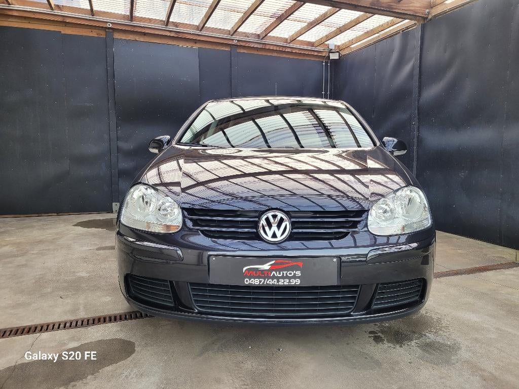 VOLKSWAGEN GOLF, Voorwielaandrijving, Stof, https://public.car-pass.be/vhr/ffec9344-33a3-4a37-b28b-ba155524d563, 4 cilinders