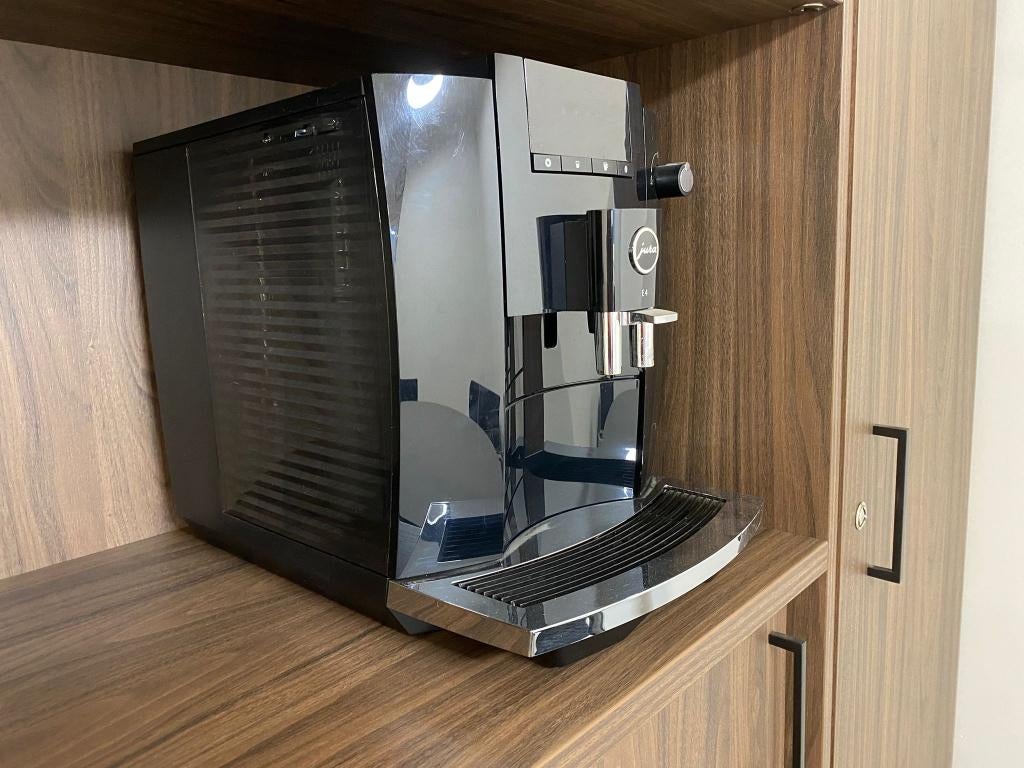 Volautomatische espressomachine (Jura E4), Elektronische apparatuur, Ophalen, Afneembaar waterreservoir, Espresso apparaat, Koffiebonen