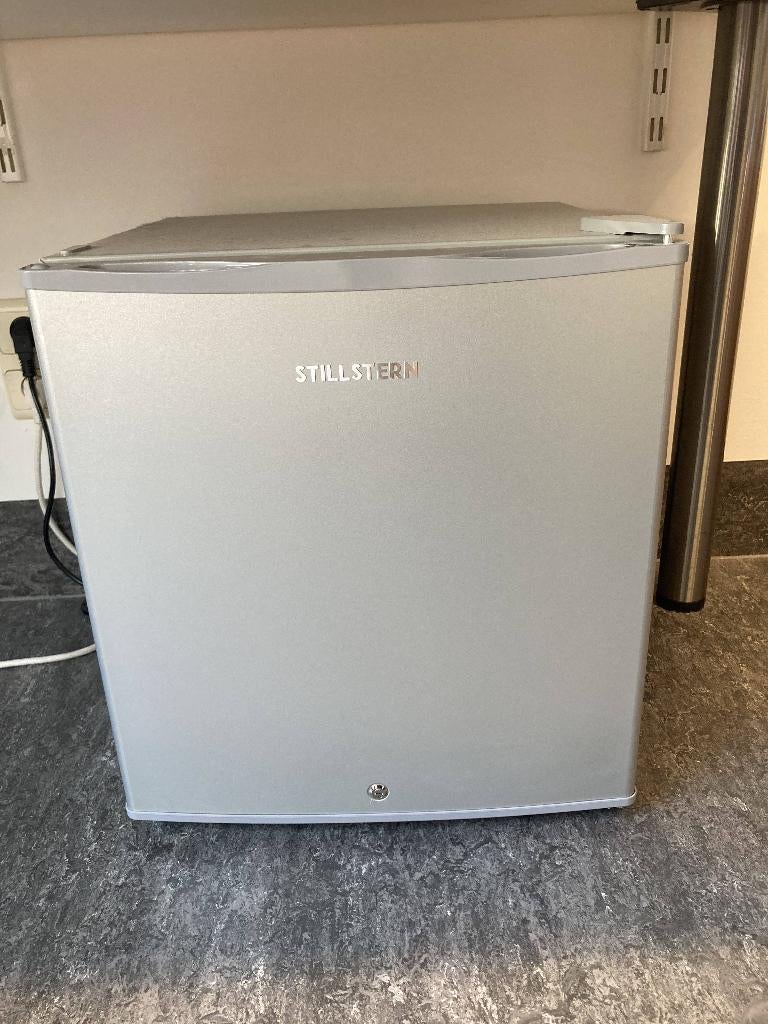 Mini-réfrigérateur Stillstern, Electroménager, Réfrigérateurs & Frigos, Avec compartiment congélateur, Comme neuf, Enlèvement