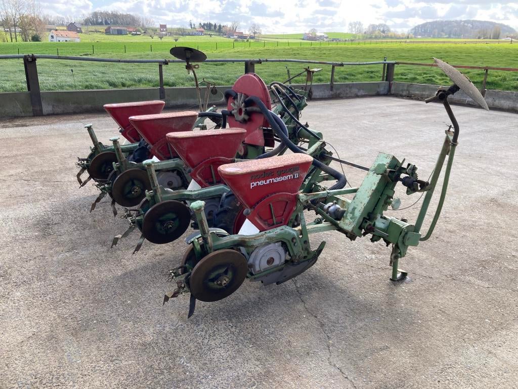 Semoir à maïs Nodet Pneumasem II, Articles professionnels, Agriculture | Outils, Enlèvement, Cultures, Semer, Planter ou Lever