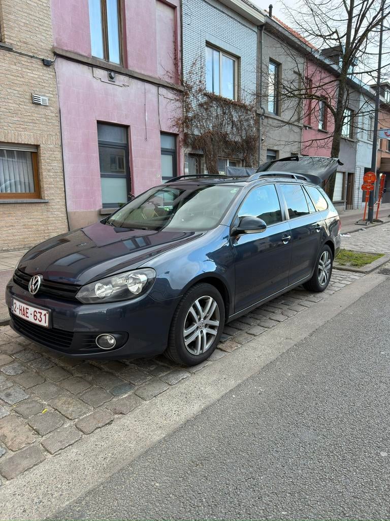 Volkswagen Golf VI Variant 1.6TDI AUTOMAAT PANODAK TREKHAAK, Auto's, Volkswagen, Euro 5, Beige, Parkeersensor, 5 deurs