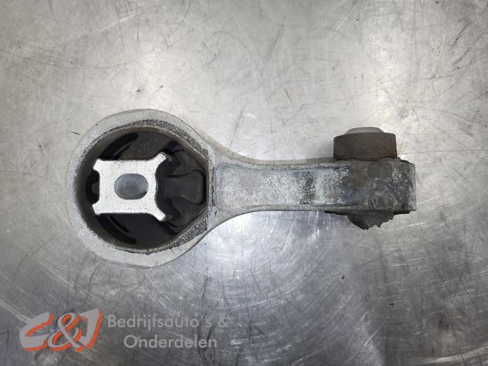 Versnellingsbak Steun van een Fiat Talento, Gebruikt, -, - 20
7903AG  Hoogeveen, Ophalen of Verzenden