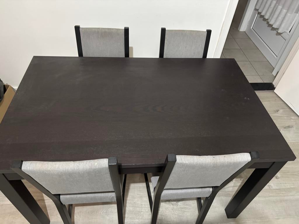 Uitschuifbare tafel IKEA + 4 stoelen, Huis en Inrichting, Tafels | Eettafels, Ophalen, Gebruikt, Vier personen, Rechthoekig