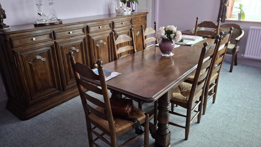 Eetkamer, Huis en Inrichting, Complete eetkamers, Ophalen, Zo goed als nieuw, Oud Frans, eik, 4 tot 6 stoelen