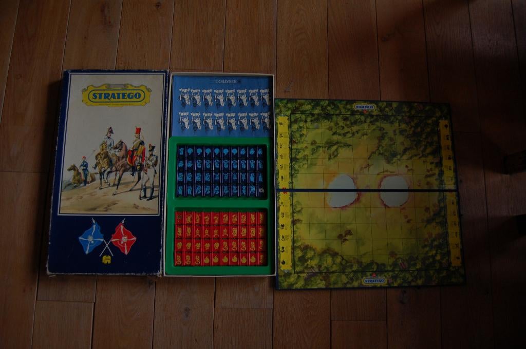 Stratego met rechthoekige kastelen (retro), 1 ou 2 joueurs, Enlèvement, Utilisé