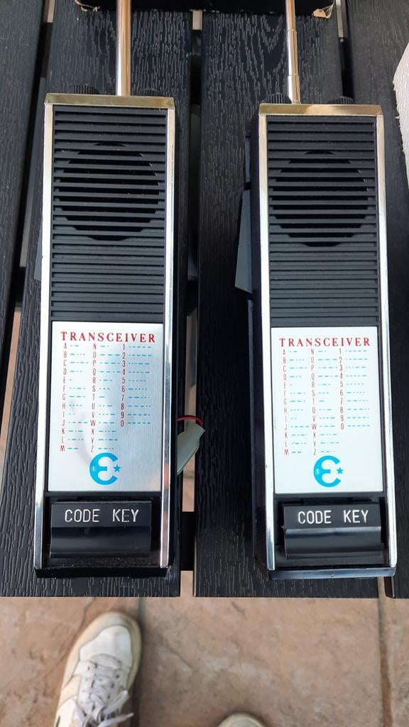 Talkies-walkies made in Japan