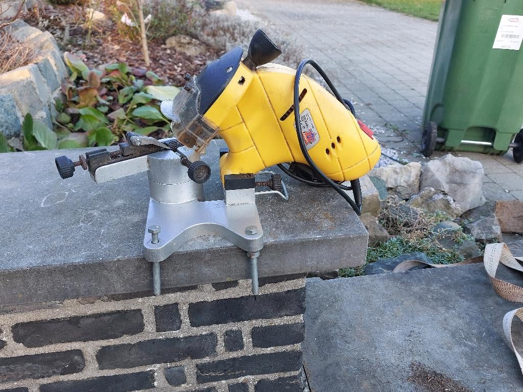 Slijpschijf voor tanden van een kettingzaag, Tronçonneuse, Enlèvement, Utilisé, Moins de 600 watts