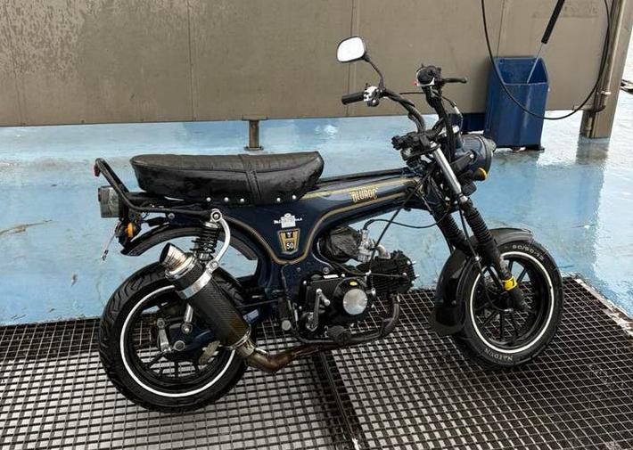 Dax Aklasse, Fietsen en Brommers, Ophalen, Zo goed als nieuw