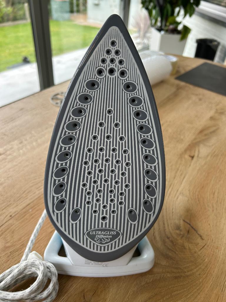 Stoomstrijkijzer Calor Aquaspeed 110 + mouwplankje (Zemst), Ophalen, Zo goed als nieuw, Strijkijzer met snoer