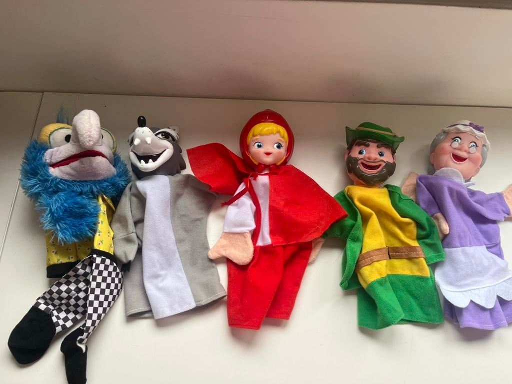 Poppe kast met 5 poppen, Enlèvement, Comme neuf