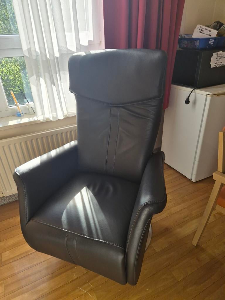 Fauteuil relax électrique pivotant avec port USB – excellent, Huis en Inrichting, Fauteuils, Ophalen