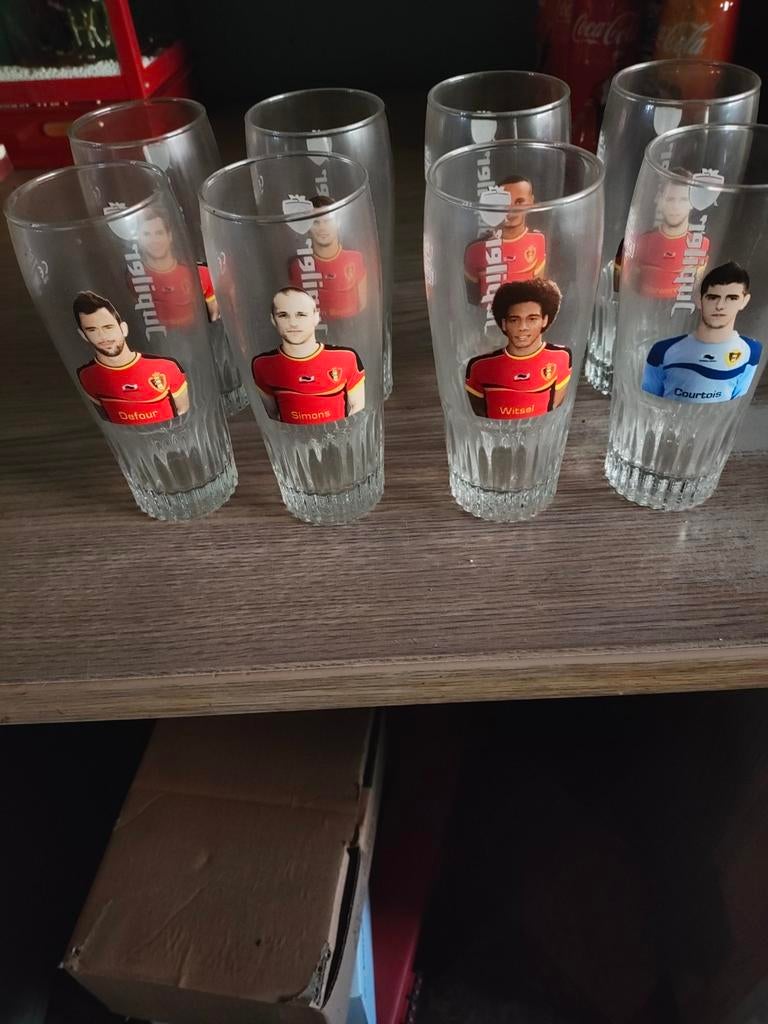 Rode duivels, Verzamelen, Ophalen