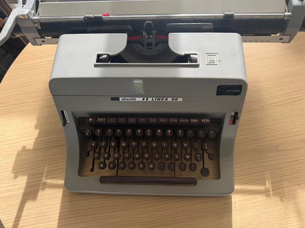 Typewriter Olivetti Linea 88 (van +- 1969), Diversen, Typemachines, Gebruikt, Ophalen