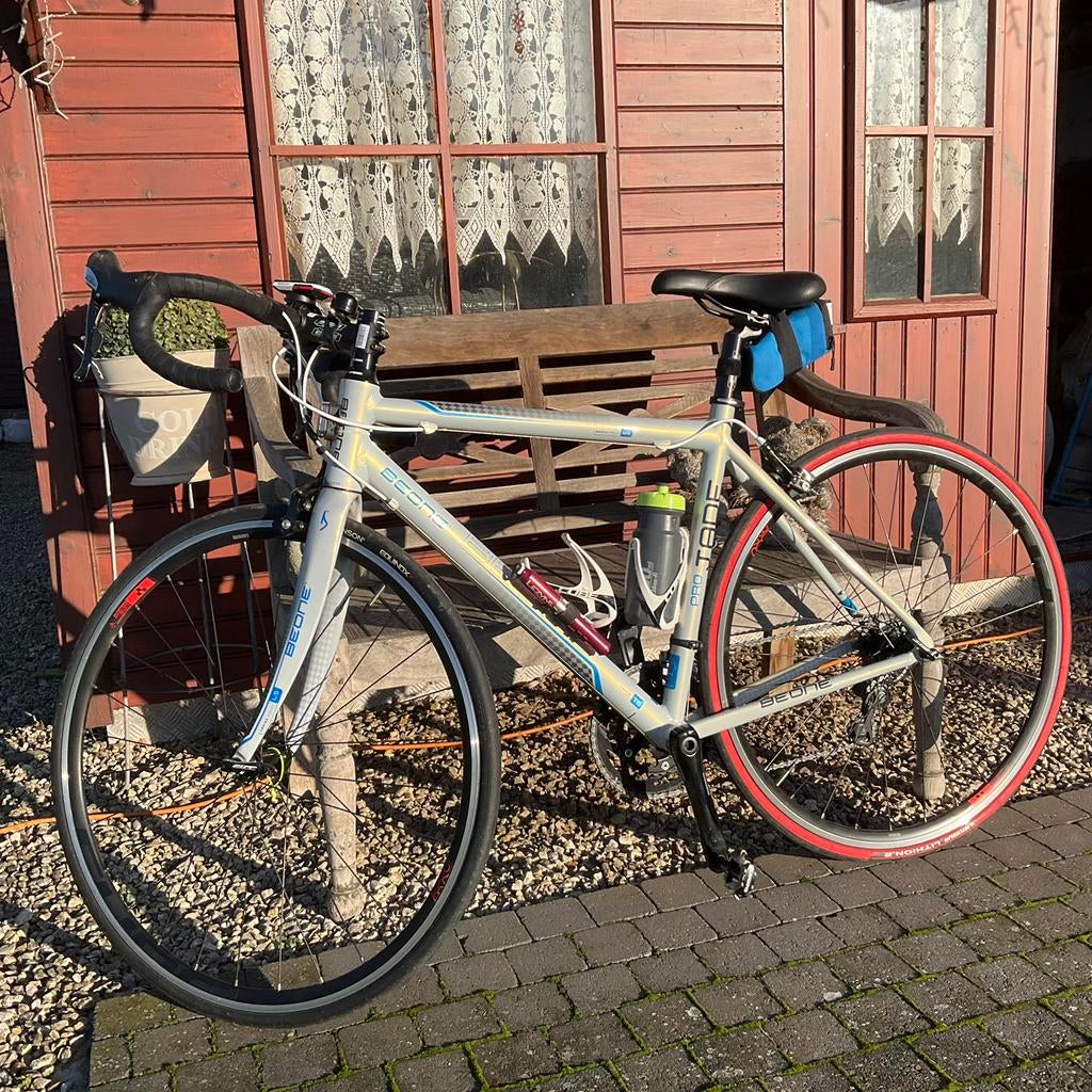 Koersfiets + toebehoren, Ophalen, Zo goed als nieuw