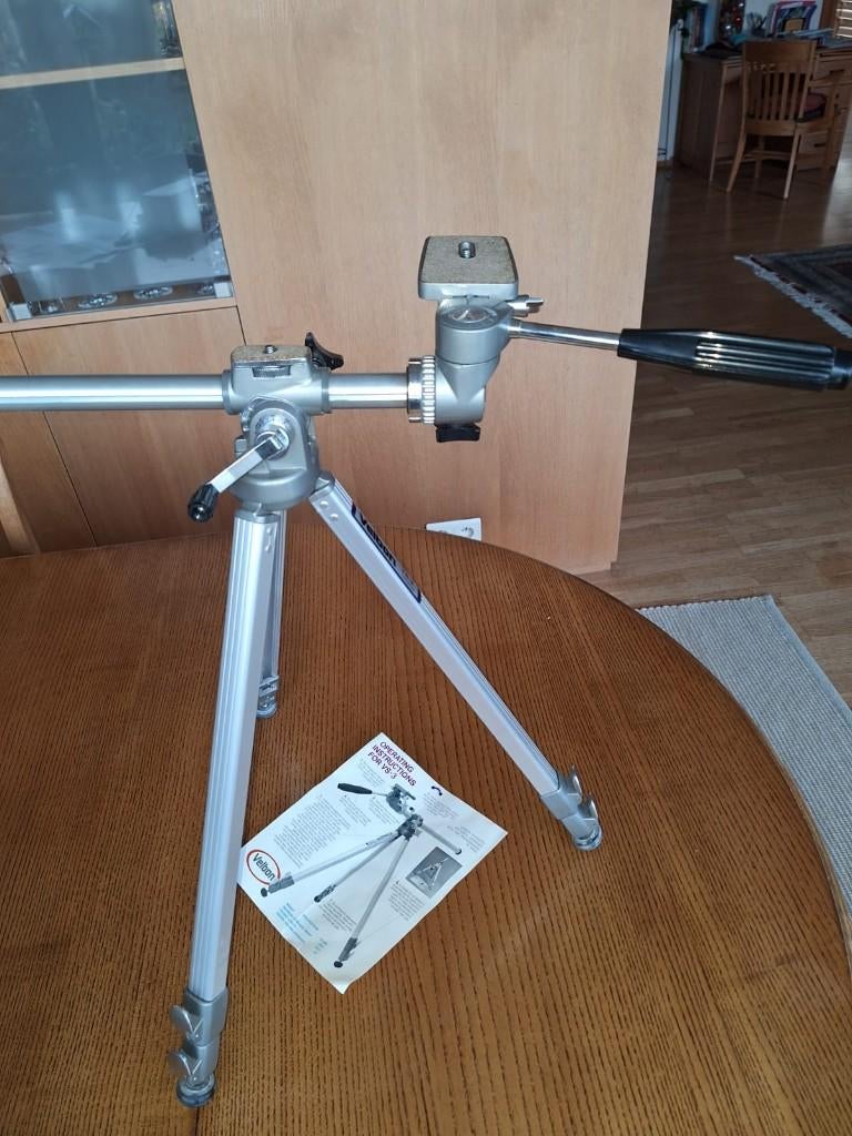 Trépied en alu VELBON VS3, Enlèvement ou Envoi, Avec rotule, 150 à 175 cm, Comme neuf