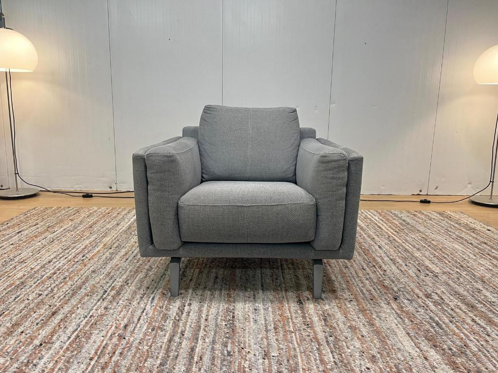 TBE Leolux Bellice fauteuil gris bleu – PN: 3.250€, 75 à 100 cm, Enlèvement ou Envoi, Zitstoel Design Fauteuil, Comme neuf