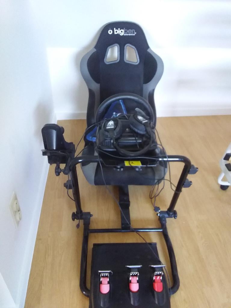 Siege volant pedaliers support ps 3 xbox, Consoles de jeu & Jeux vidéo, Enlèvement, Utilisé, Playseat ou Siège de jeu, PlayStation 3