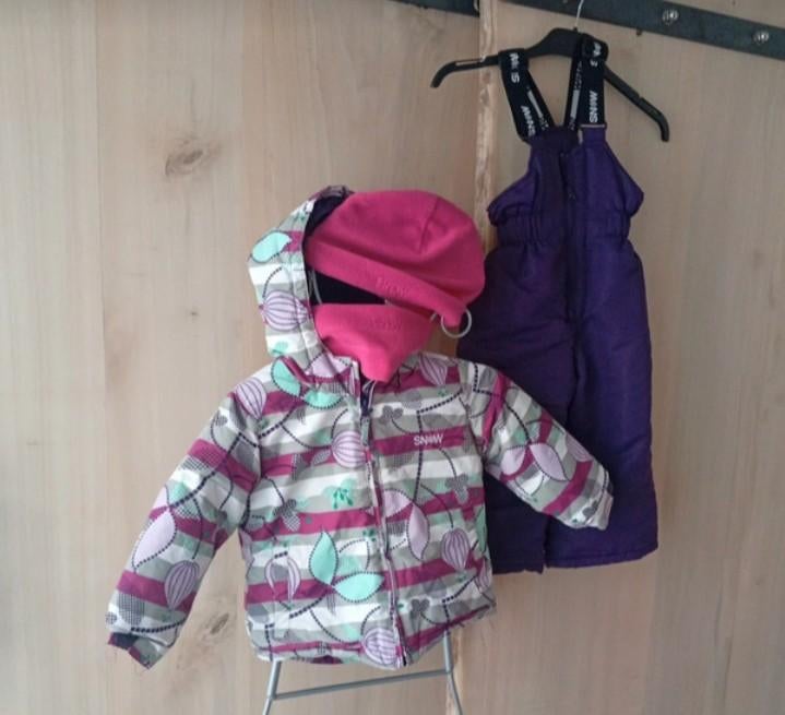 Nieuwe 4-delige jumpsuit voor 4 jaar, Zo goed als nieuw