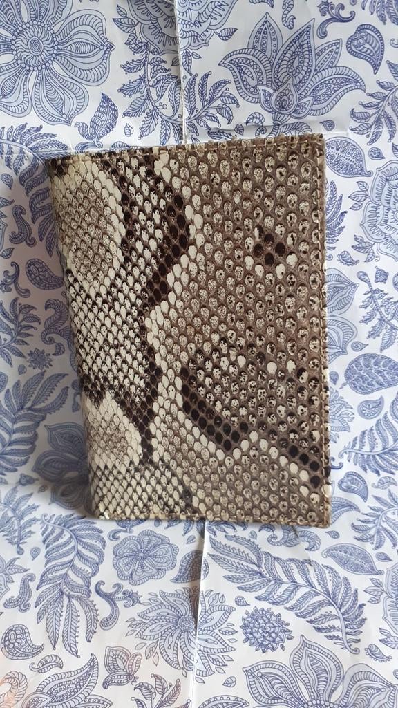 Porte feuille imitation peau beige et noir, Bijoux, Sacs & Beauté, Porte-monnaie & Portefeuilles, Comme neuf, Noir, Enlèvement ou Envoi