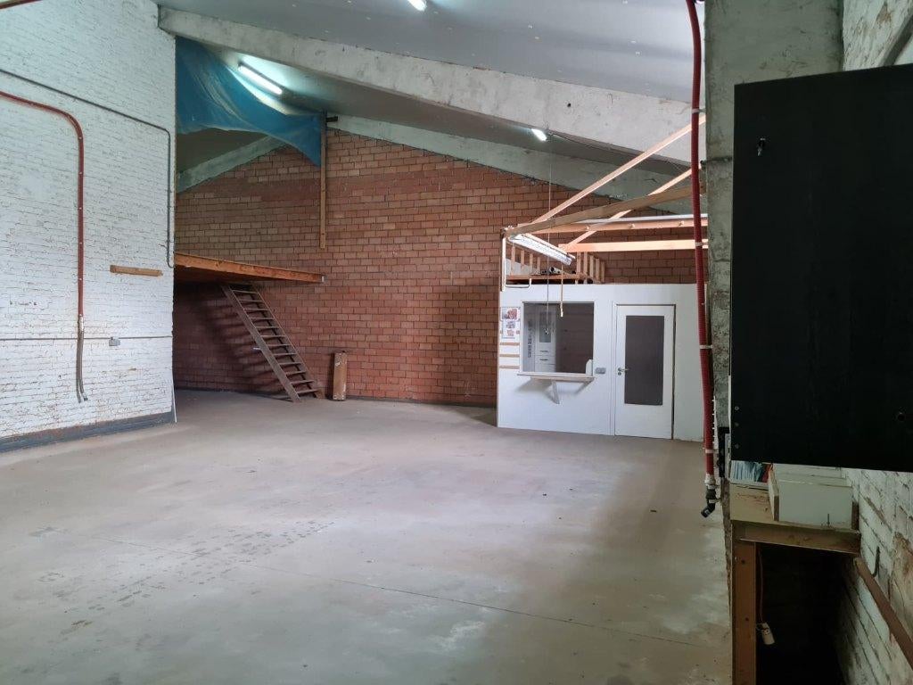 Entrepôt à louer, 200 m², Location, Stock ou Remise