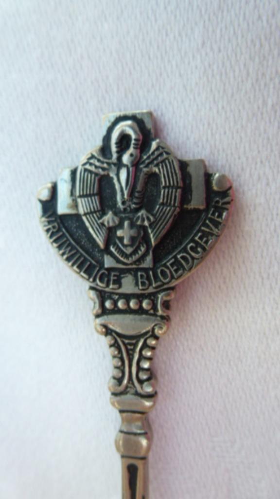 1 oud lepeltje vrijwillige bloedgever, Ophalen of Verzenden, Gebruikt, Metaal, Bestek