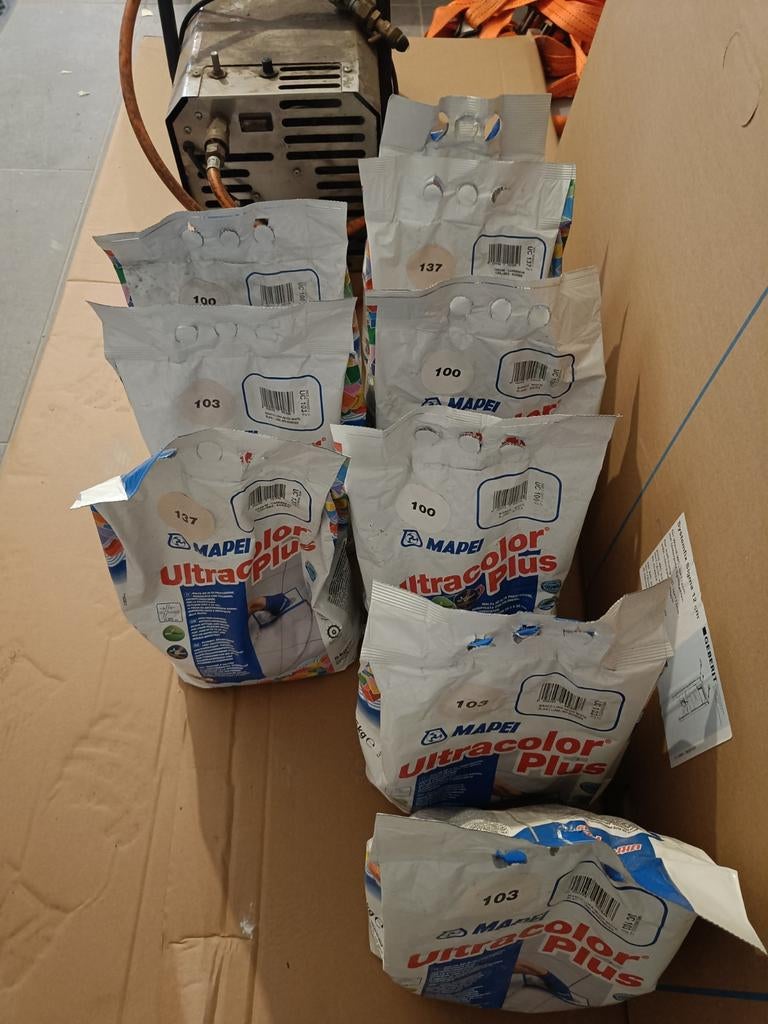 Mapei voegsel, Doe-het-zelf en Bouw, Ophalen, Zo goed als nieuw, Overige materialen, Overige typen