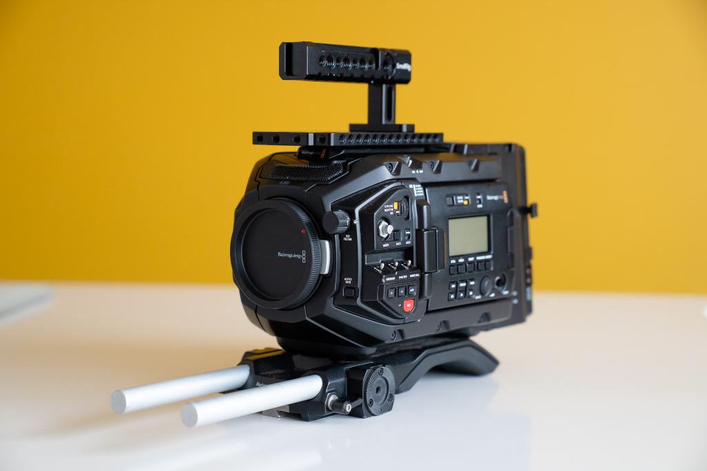 Blackmagic URSA Mini Pro 4.6K - Full kit met EF Mount, Audio, Tv en Foto, Videocamera's Digitaal, Gebruikt, Camera, Geheugenkaart