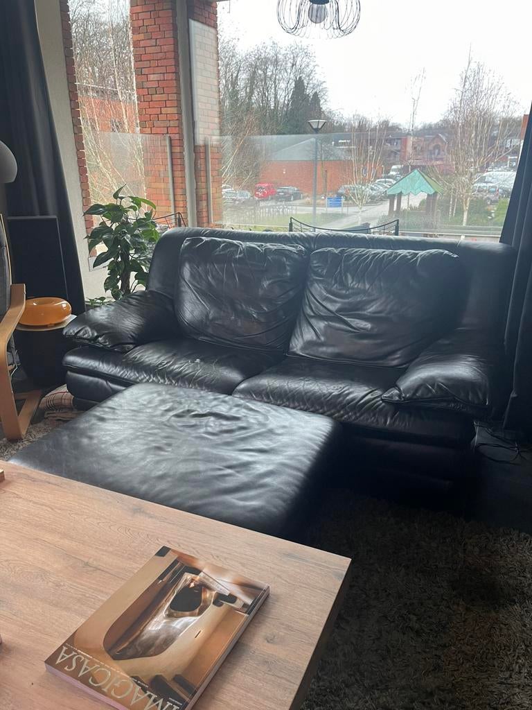 Chaise design italien Natuzzi, cuir noir, pouf inclus, Enlèvement, Comme neuf, Cuir, Italiaans Design