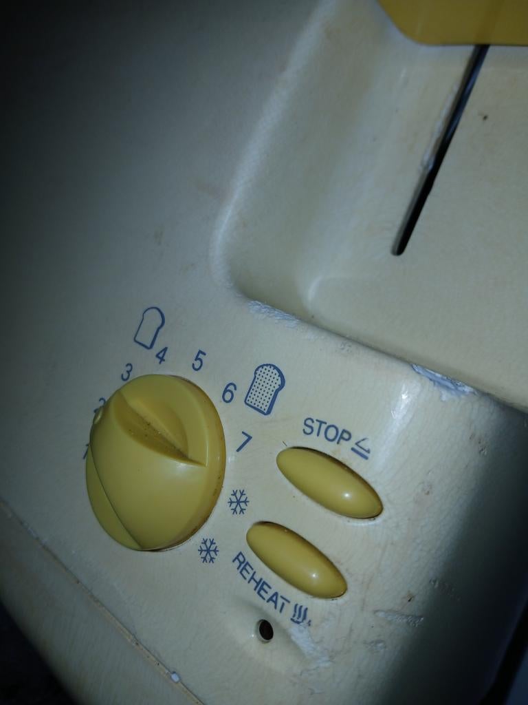 Grille pain àvec décongélation 0496 81 16 60, Ophalen of Verzenden, Gebruikt