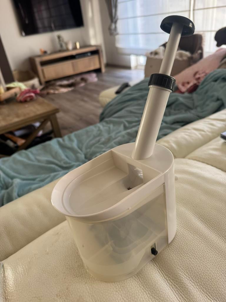 Kersen / krieken ontpitter, Ophalen of Verzenden, Zo goed als nieuw