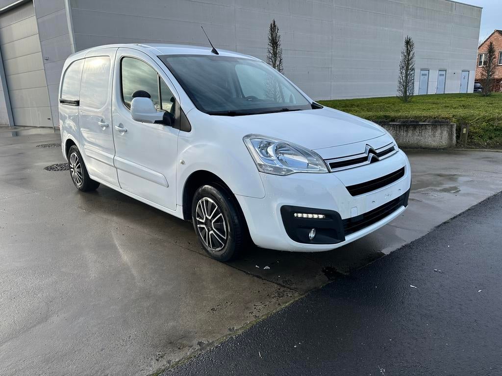 Citroën Berlingo 1.6hdi euro6b / 3zit / AIRCO /Gps, Auto's, Voorwielaandrijving, Stof, Citroën, Wit