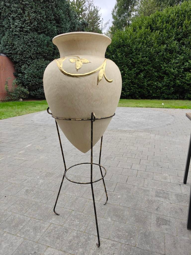 Aardewerk vaas met staander, Ophalen, Zo goed als nieuw