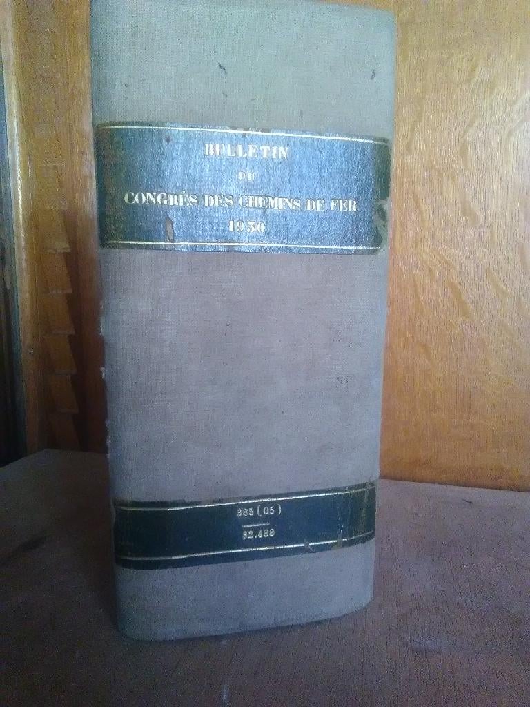 Ancien livre congrès des chemins de fer 1930, Ophalen of Verzenden, Gebruikt, Trein, Boek of Tijdschrift