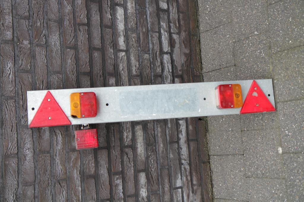 plaat met lichten voor nummerplaat aan remorque, Ophalen, Gebruikt