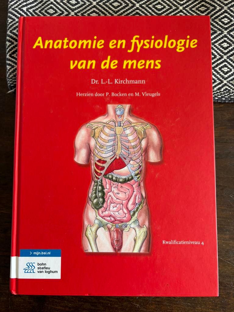 HBO5 verpleegkundige boeken en kledij, Boeken, Ophalen, Zo goed als nieuw