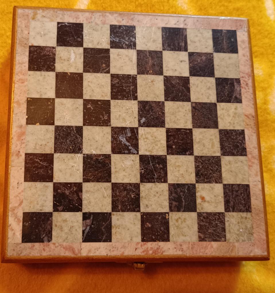 Reis schaakspel met volledig set onyx schaakstukken te koop., Hobby en Vrije tijd, Een of twee spelers, Ophalen of Verzenden, Gebruikt