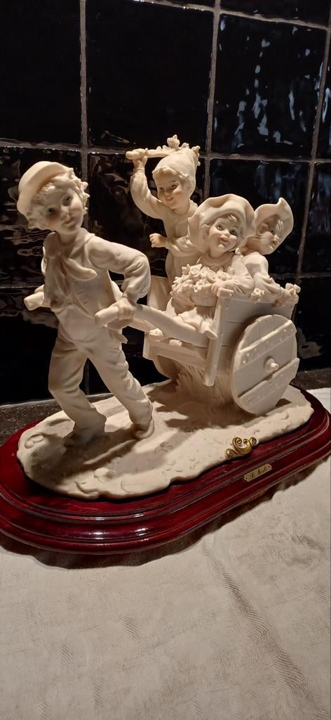 Capodimonti porselein, Ophalen