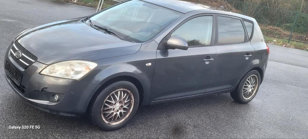 KIA CEE'D 2009+1.6CRDI+CTOK+DEMANDE D'IMMATRI À 1299EU, Autos, Achat, Entreprise, Boîte manuelle, 5 portes