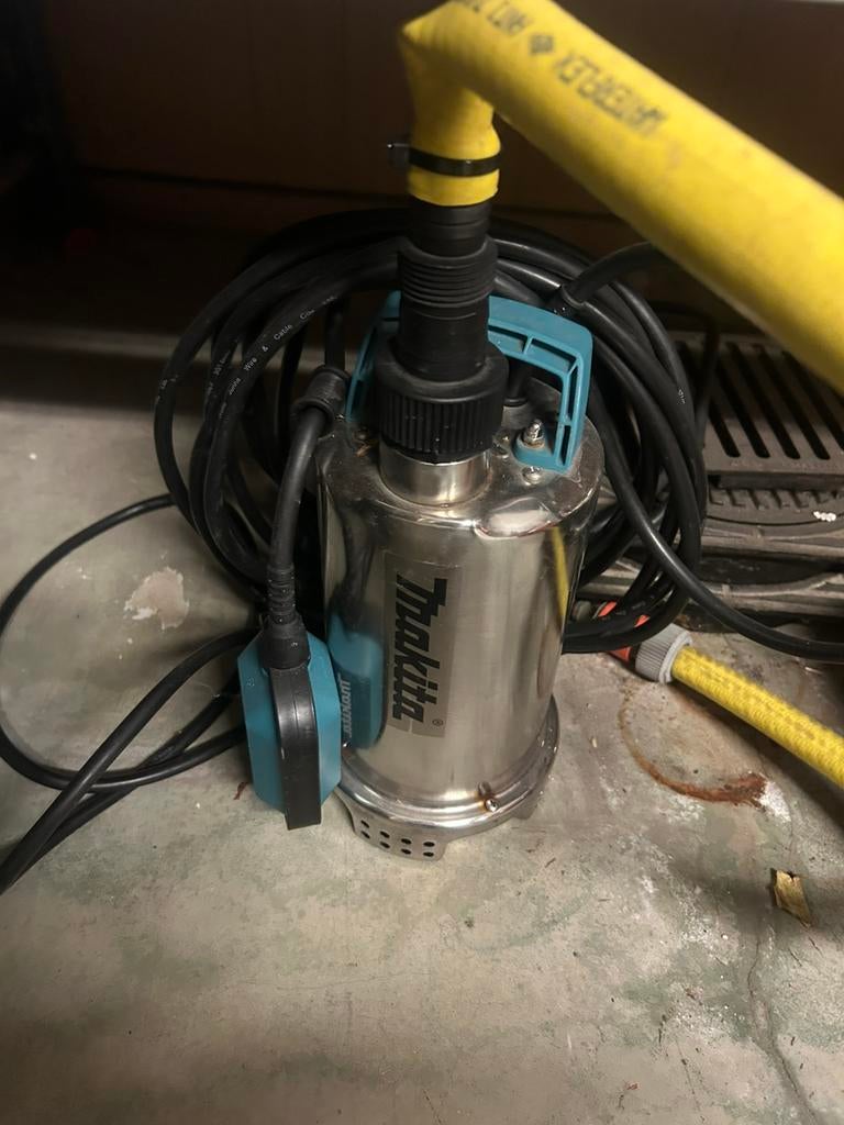 Makita dompelpomp, Tuin en Terras, Ophalen, Zo goed als nieuw, Dompelpomp