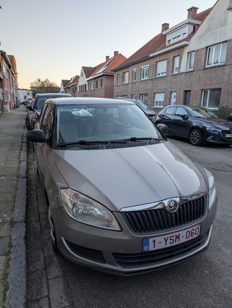 Skoda Fabia 2013 (Benzine) – 125.450 km, Autos, Skoda, Euro 5, Achat, Electronic Stability Program (ESP), Beige