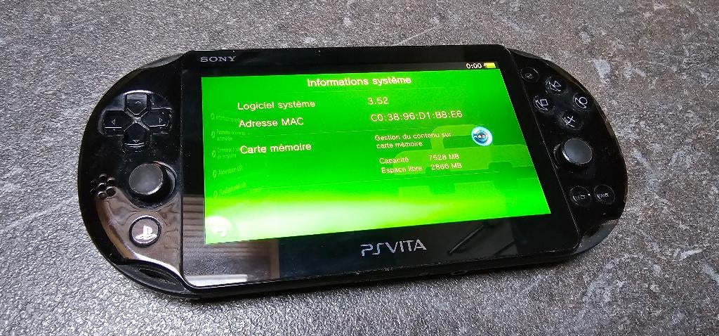 PS Vita slim, Consoles de jeu & Jeux vidéo, Enlèvement ou Envoi, Utilisé
