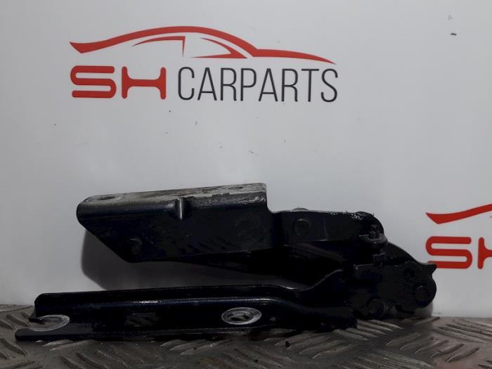 Charnière capot d'un Volkswagen Golf, Autos : Pièces & Accessoires, Volkswagen, -, 3 mois de garantie, Utilisé