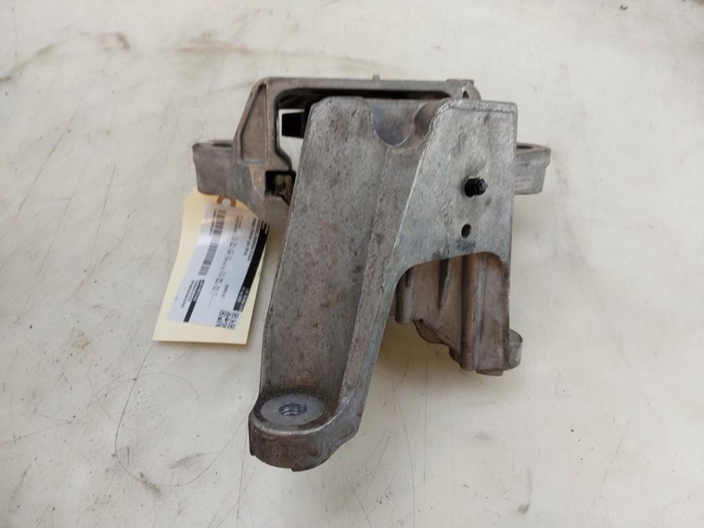 SUPPORT BOITE DE VITESSES Ford Focus 4 (01-2018/12-2025), Utilisé, Ford