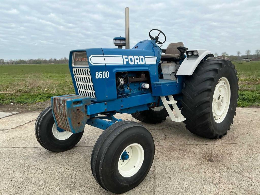 Tracteur Ford 8600 G01150 Oldtimer 1972, Articles professionnels, Agriculture | Tracteurs, Oldtimer/Ancêtre, Ford